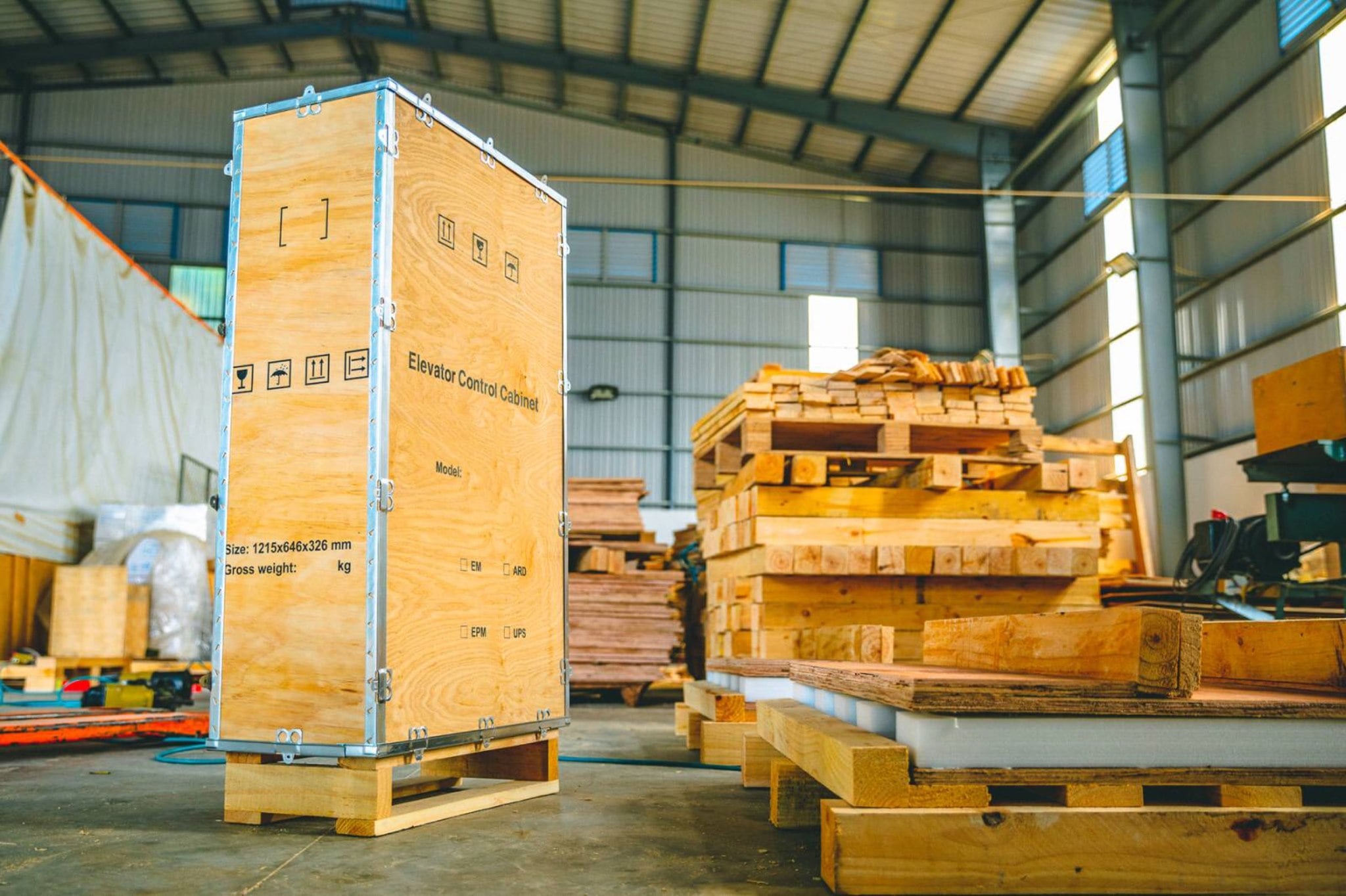 Self-assembled sealed wooden crates Self-assembled sealed wooden crates